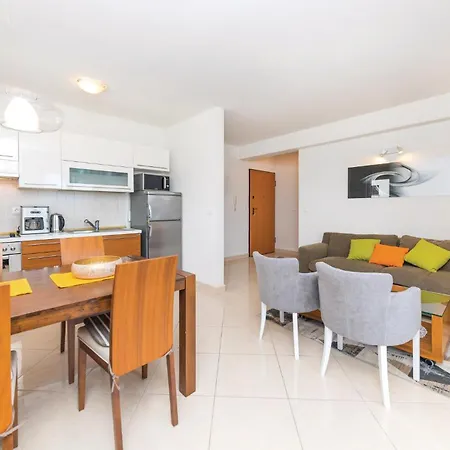 One-bedroom In Okrug Gornji Appartement *