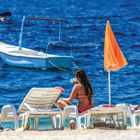 One-bedroom In Okrug Gornji *