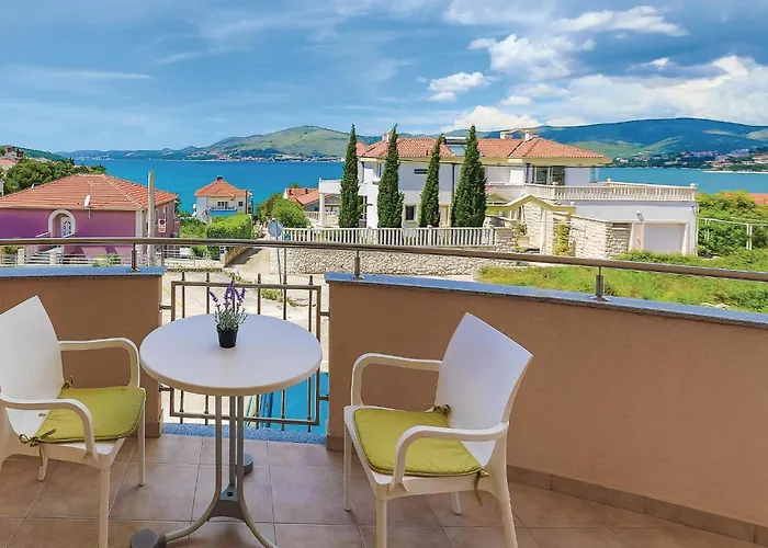 Lägenhet One-bedroom In Okrug Gornji Trogir