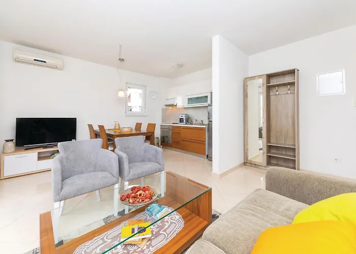 One-bedroom In Okrug Gornji *